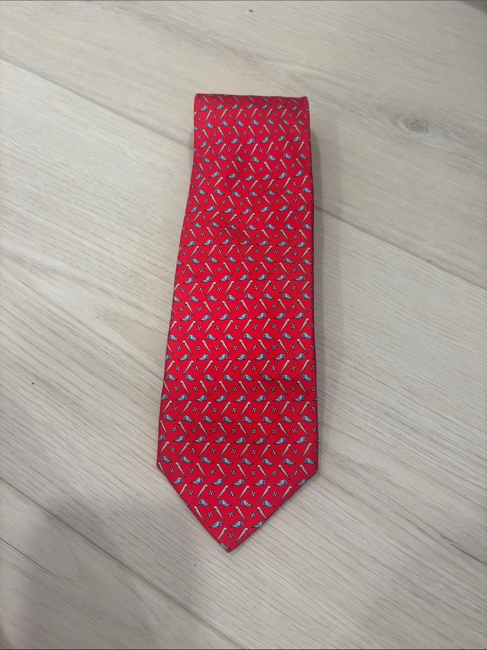 Hermes Red Patterned Silk Tie with Small Motif